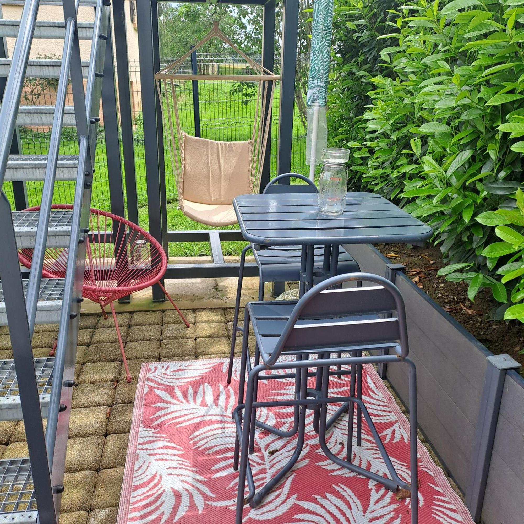 Studio Cosy Spacieux Lumineux Avec Terrasse Vezelois Zewnętrze zdjęcie